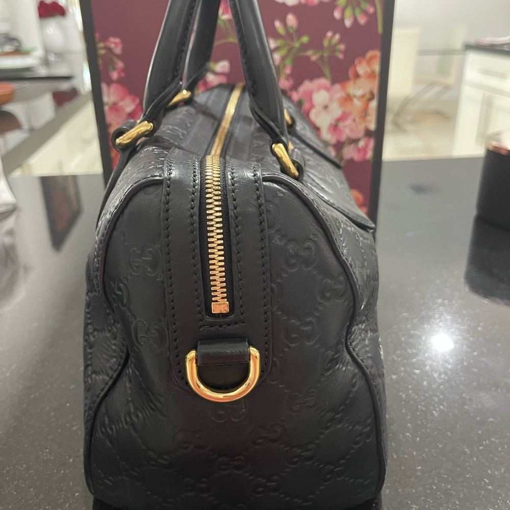 Gucci Embossed HandBag - Picture 2 of 4